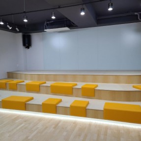 충주 중앙탑중학교