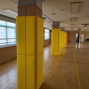 인천 병방초등학교 기둥쿠션