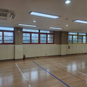 안양 초등학교 체육관 벽쿠션